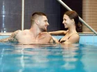 Mieszczą się w nim kryty basen, jacuzzi oraz sauny, a na I piętrze kręgielnia
