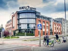Dobra lokalizacja w centrum miasta pozwala na szybkie poruszanie się po mieście