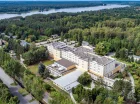 Duże zadrzewienie w okolicy gwarantuje świeże powietrze