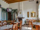 Przytulna restauracja z kominkiem