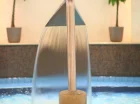 W basenach są stanowiska do hydromasażu