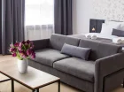 Występują apartamenty 2+2 z podwójnym łóżkiem oraz rozkładaną sofą