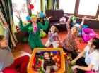 To hotel z atrakcjami dla rodzin z dziećmi