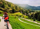 Atrakcje okolicy: liczne malownicze trasy rowerowe