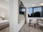 Junior suite ma osobną sypialnię i salon
