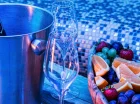 Strefę wellness można wynająć na wyłączność i zamówić wino i owoce