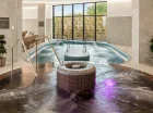 W basenach są strefy z jacuzzi i bąbelkami wodnymi