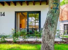Apartamenty są położone w wolnostojących budynkach