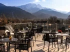 Aparthotel posiada widokowy taras z cudowną panoramą Tatr