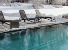 Hotel dysponuje zewnętrzną strefą wellness z całorocznym jacuzzi