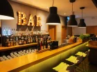 W resorcie jest też bar