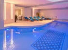 Drugi basen mieści się wewnątrz hotelu