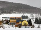 W pobliżu hotelu jest kilka ośrodków narciarskich