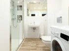 Apartamenty są wyposażone w nowoczesne łazienki