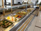 Także obiadokolacja jest organizowana w formie bufetu