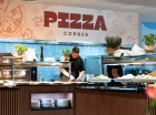 Są kąciki: show cooking, pizza corner oraz kids corner