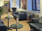 Obok recepcji jesienią i zimą działa Lobby Bar
