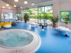 W strefie wellness jest jacuzzi