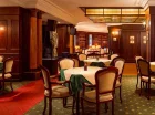 Club Imperial to bar w stylu angielskiego klubu dla dżentelmenów