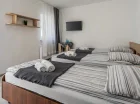 Pokoje są utrzymane w podobnym standardzie