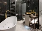Apartament Grand Suite wyróżnia wanna z hydromasażem