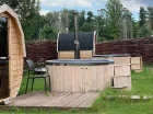 Obiekt posiada jacuzzi w drewnianej balii i suche sauny