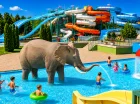 Dla dzieci latem wielką atrakcją jest zewnętrzny park wodny
