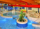 Na gości czeka atrakcyjny aquapark z basenami, zjeżdżalniami i saunami