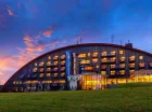 President Hotel Montfort o zachodzie słońca