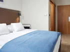 Wszystkie pokoje mają balkon lub taras i są klimatyzowane