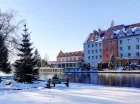 Hotel Nad Pisą położony jest nad samą rzeką w centrum Pisza - tuż obok rynku