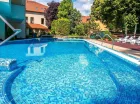Bassiana to hotel z basenem na Węgrzech