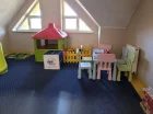 W swojej strefie dzieci znajdą bezpieczne miejsce zabaw, gry czy puzzle