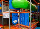 W Kids Clubie są zjeżdżalnie, trampoliny, baseny z piłeczkami