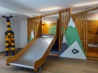 Jest także wewnętrzna sala zabaw