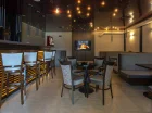 W hotelu oprócz restauracji jest też bar