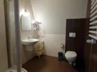 Każdy pokój ma łazienkę z prysznicem