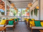 Hotelowa kawiarnia zaprasza na aromatyczną kawę, pyszne lody i desery