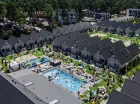 To duży rodzinny resort z mnóstwem atrakcji dla najmłodszych gości