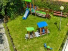 Dla dzieci przygotowano m.in. zewnętrzny plac zabaw i brodzik