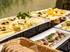 Gości hotelowych codziennie wita śniadanie w formie bufetu