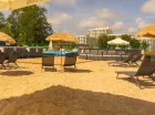 Na lato 2025 na terenie kompleksu przygotowano także piaszczystą plażę