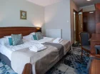 Każdy pokój jest wyposażony w TV, wifi, minibar, ręczniki