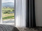 Z niektórych pokoi widać Tatry