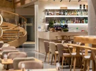 Drink bar jest wyposażony w różnorodne trunki