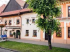 Hotel mieści się w czterech zabytkowych budynkach z XVII wieku