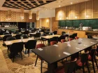 W restauracji Seasons są podawane śniadania i obiadokolacje