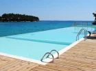 Crvena Luka Resort**** posiada piękny basen zewnętrzny typu infinity