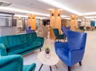 Hotel jest wygodnie zlokalizowany blisko stacji metra, przystanków i dworca