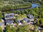 Przyjemny 4-gwiazdkowy hotel stoi w samym sercu Druskiennik, wprost nad Niemnem